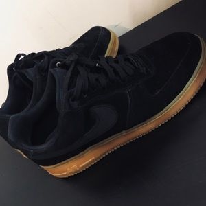 Air Force 1s Lowe Black Gum